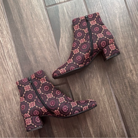 Maliparmi Tapestry Geometric Print Ankle Booties Sz 8 - Picture 10 of 12